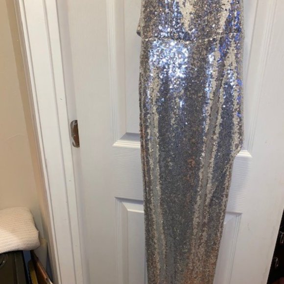 SILVER SEQUIN EVENING GOWN 7/8 - Picture 7 of 8